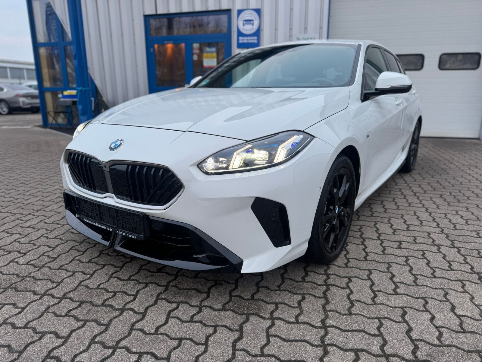 BMW 120i | M-PAKET | AUT | LED | HEAD-UP | DRIVING +
