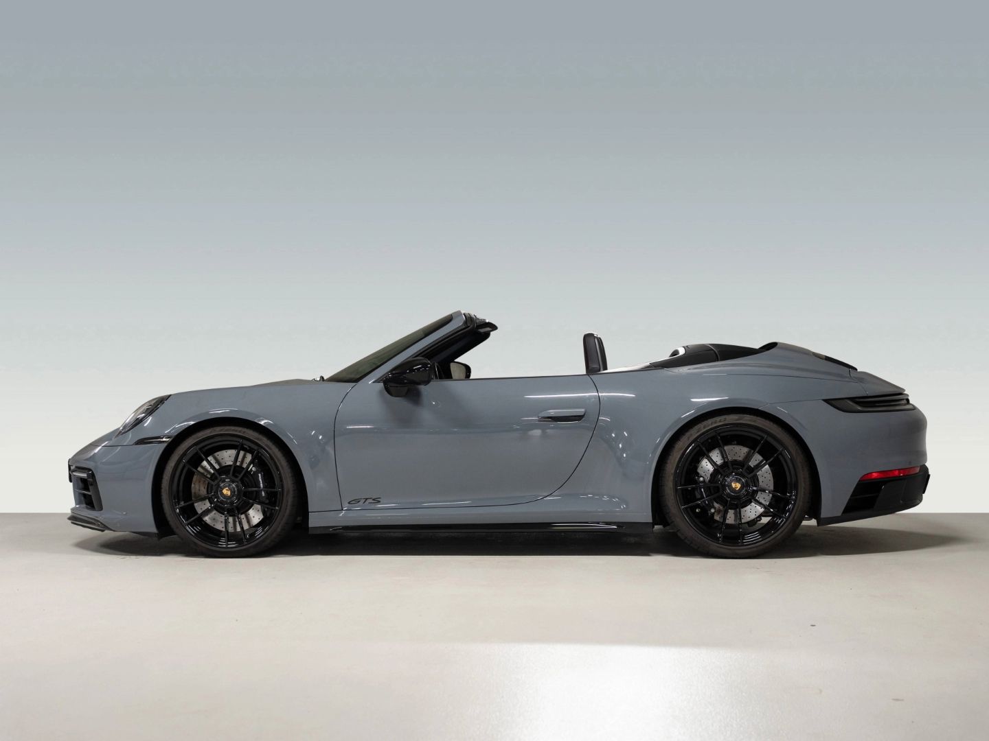 Porsche 992 Carrera 4 GTS Cabriolet InoDrive Burmester