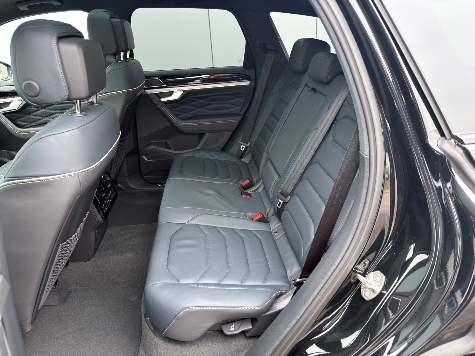Volkswagen Touareg 3.0 TDI 4Motio R-Line/FINAL EDITION/VOLL