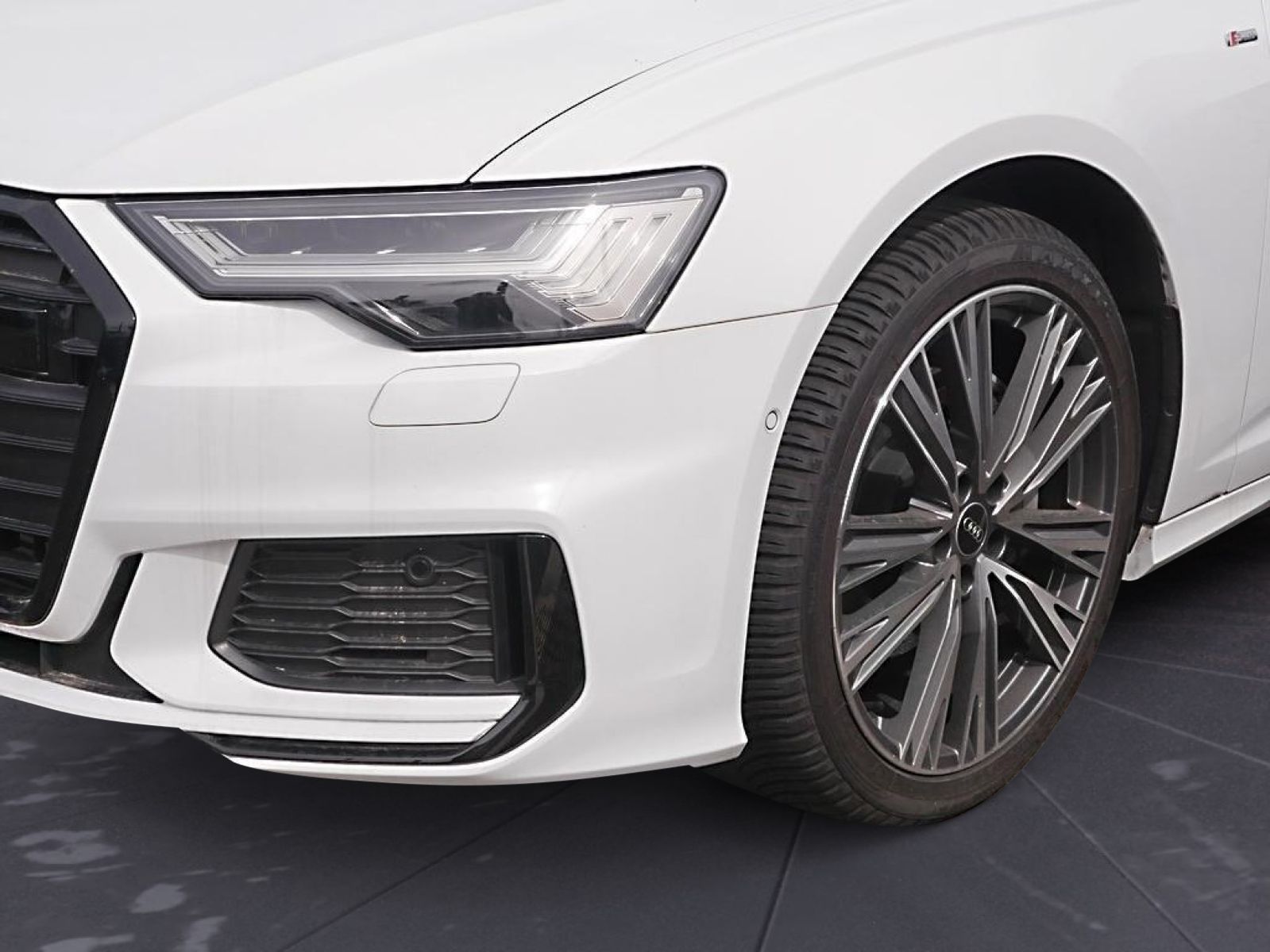 Audi A6 Avant 45 TFSI S line - Samsaru's Car Outlet