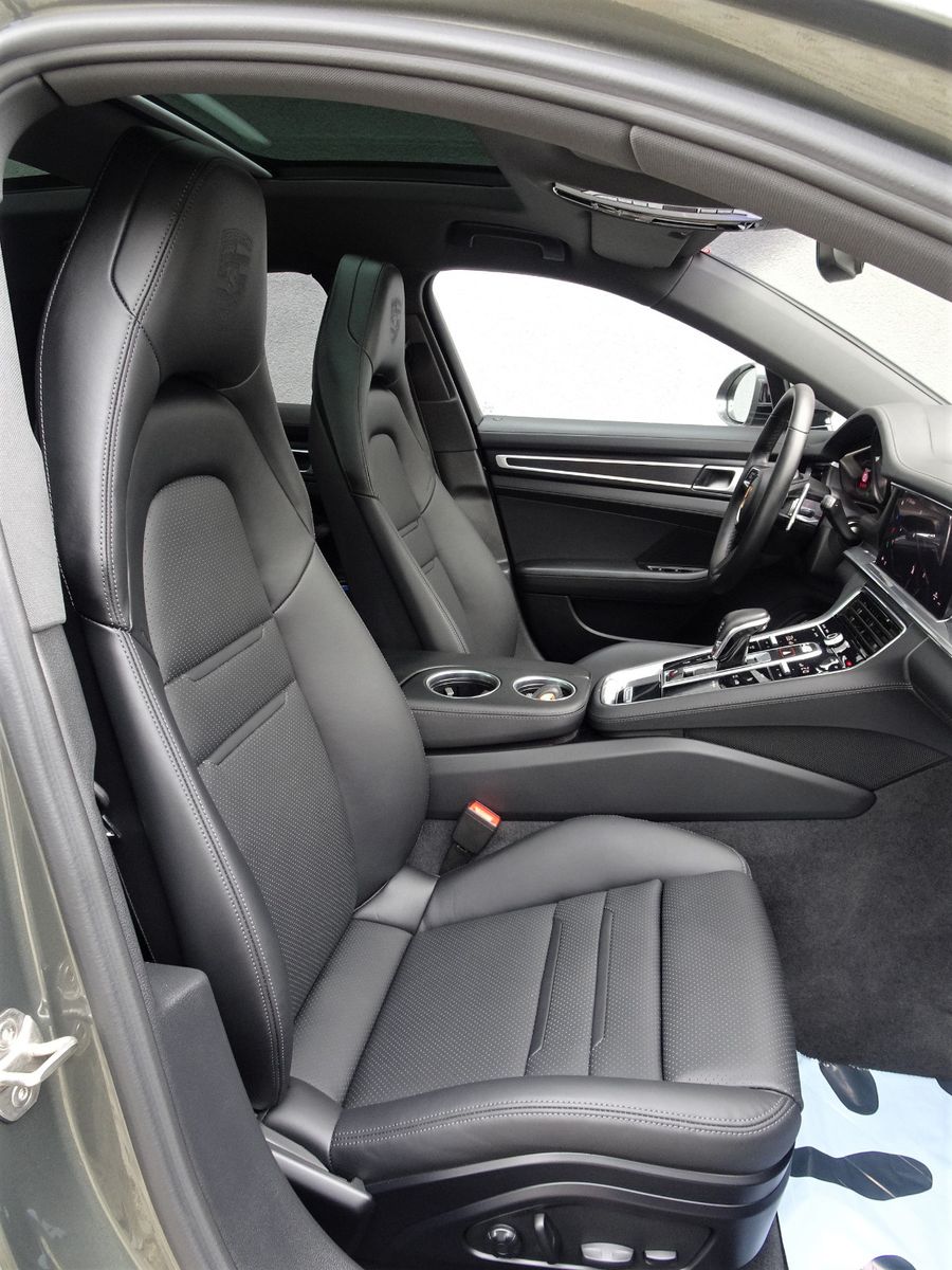 Porsche Panamera Sport Turismo 4 Platinum Edition/Design