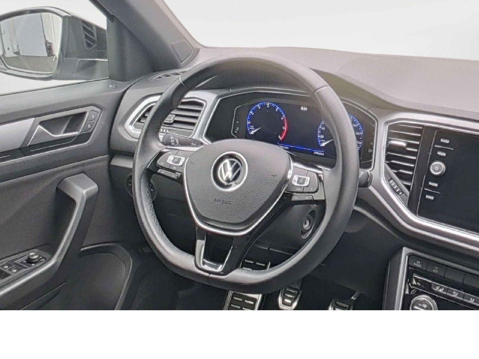 Volkswagen T-Roc 1.5 TSI Active - Samsaru's Car Outlet
