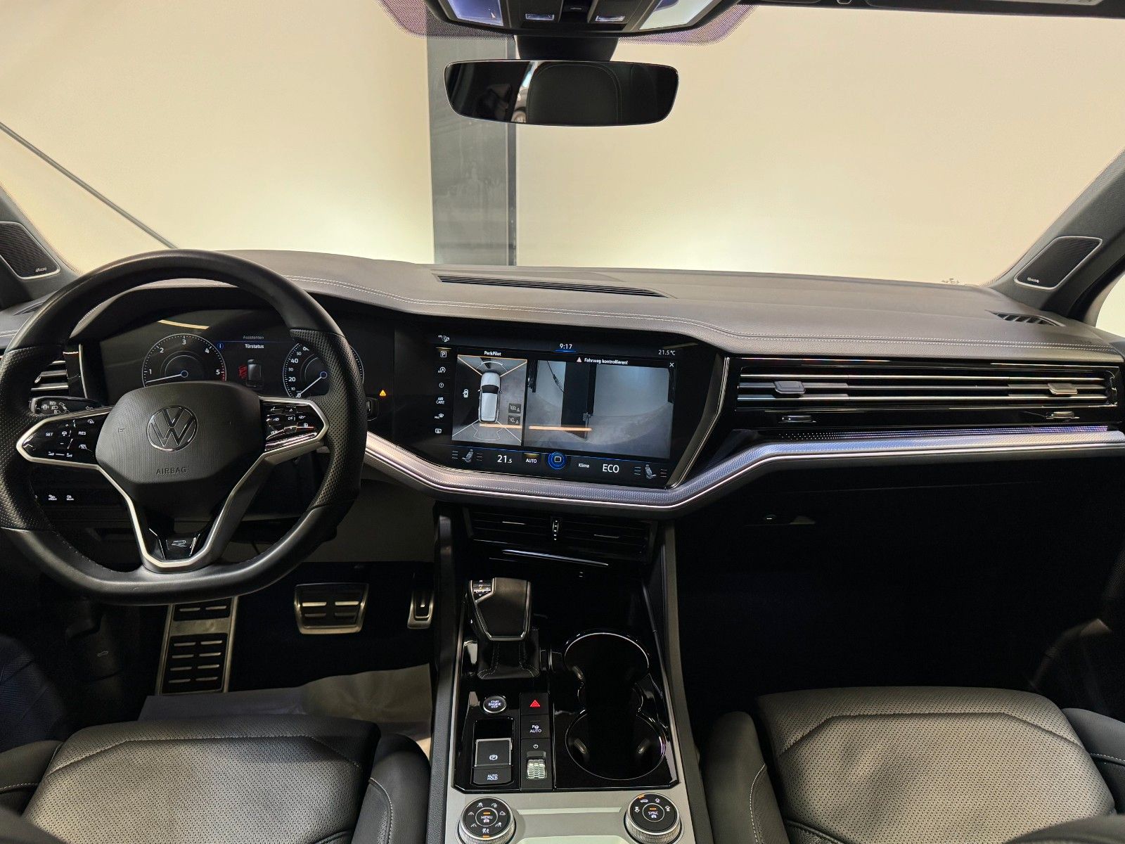 Volkswagen TOUAREG R-LINE 4M. 3.0TDI*LUFTFEDER*PANO*STDHZ