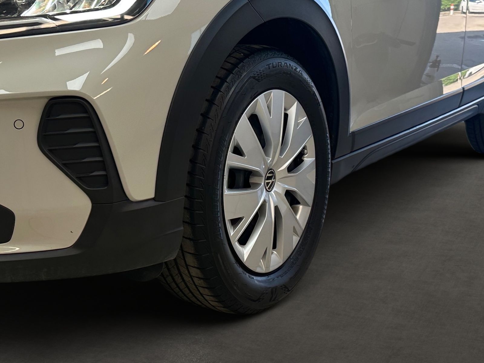 Volkswagen Taigo 1.0 TSI - Samsaru's Car Outlet