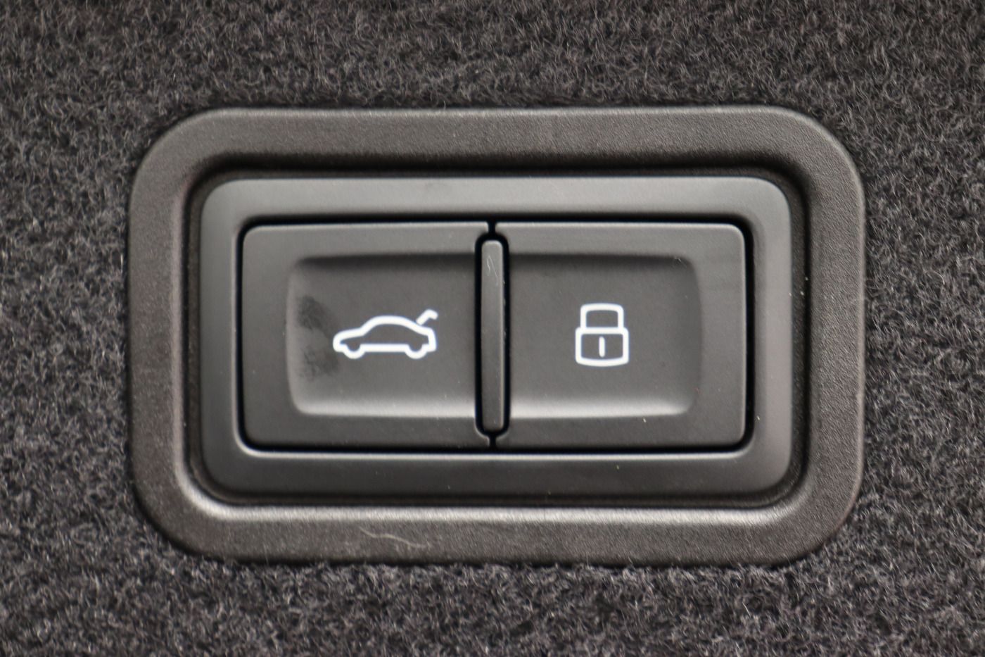 Audi A8 50 TDI quattro - Samsaru's Car Outlet