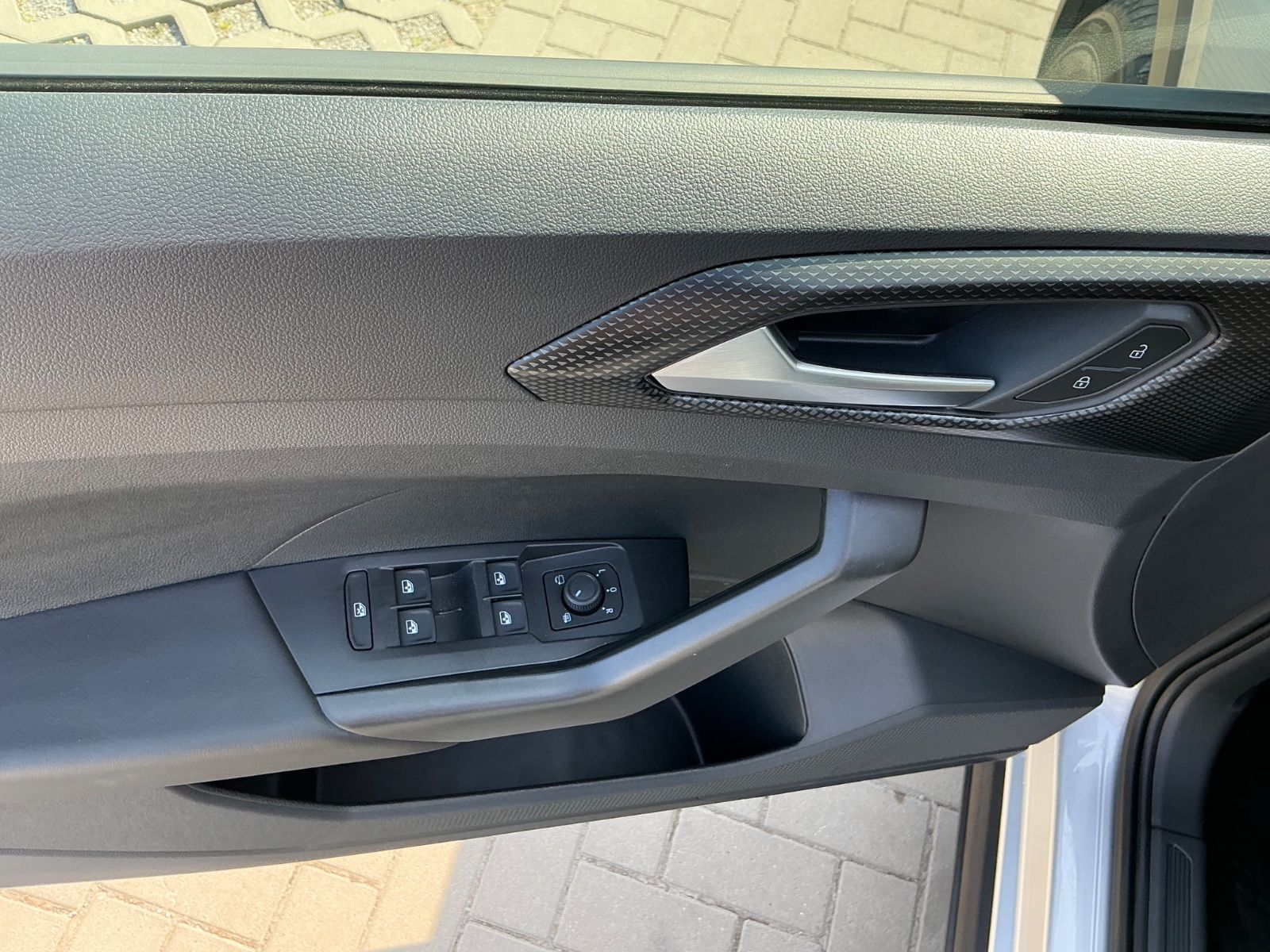 Volkswagen T-Cross Life - Samsaru's Car Outlet