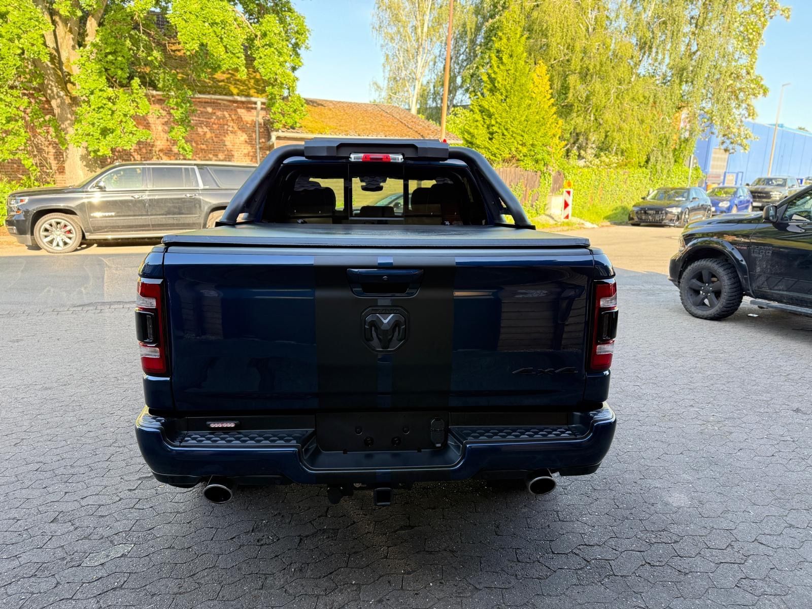 Dodge LPG NEU*PANO*12"RADIO*El.-TRITT*AHK*NAVI*GARANTI