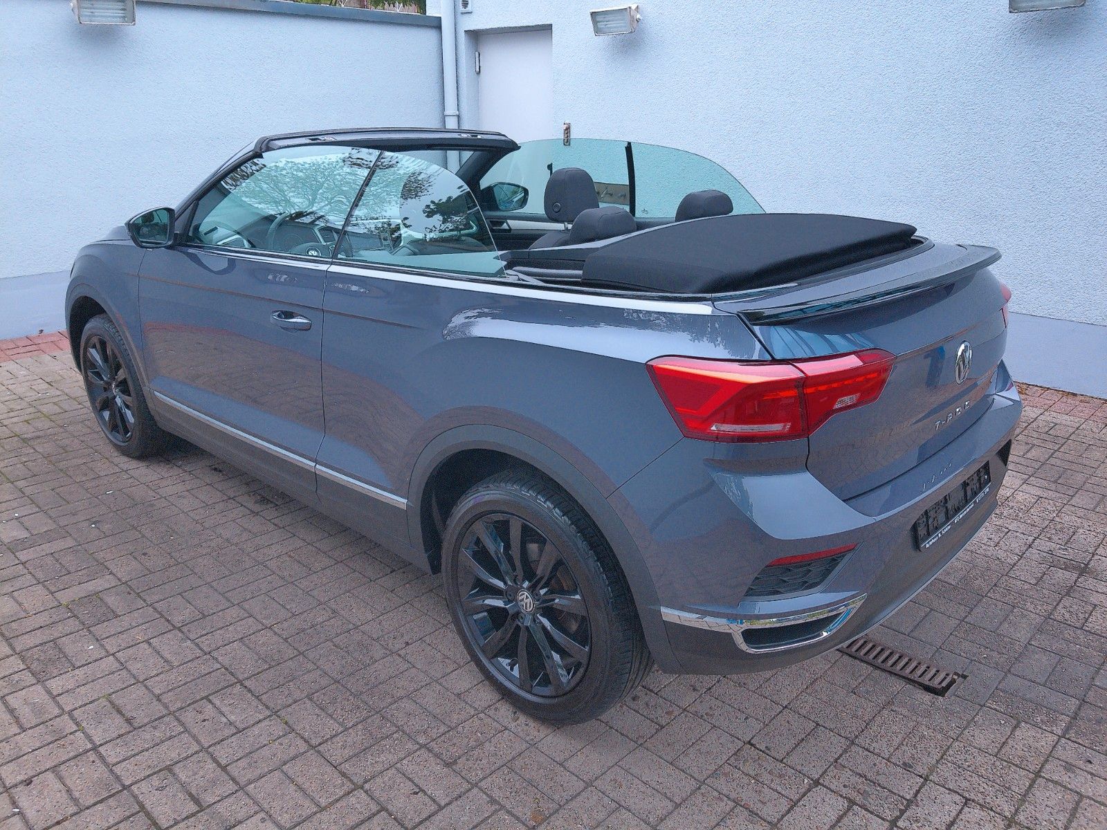 Volkswagen T-Roc Style Black - Samsaru's Car Outlet