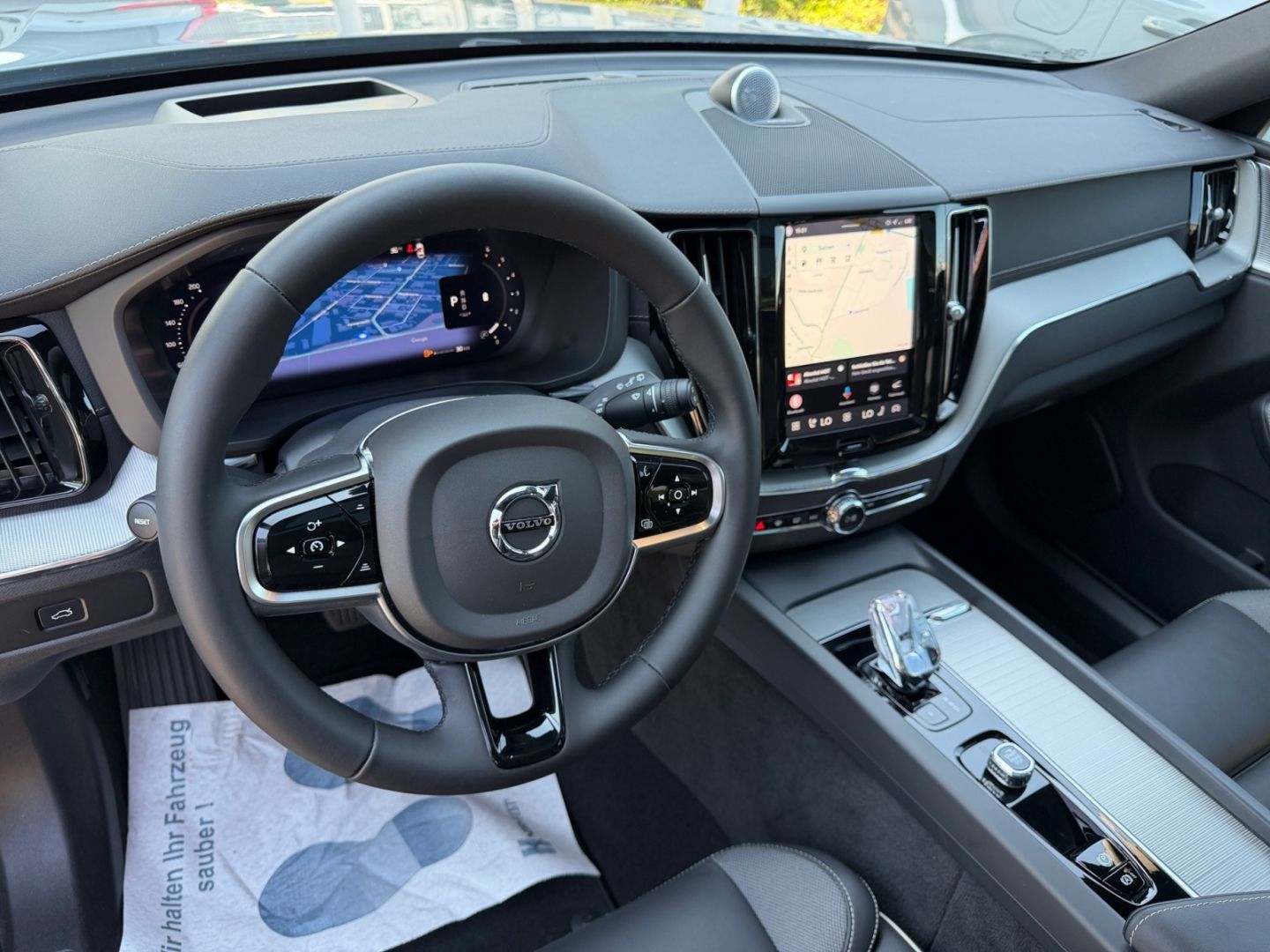 Volvo XC60 B4 Ultimate Dark AWD B&W StandHZG AHK Luft