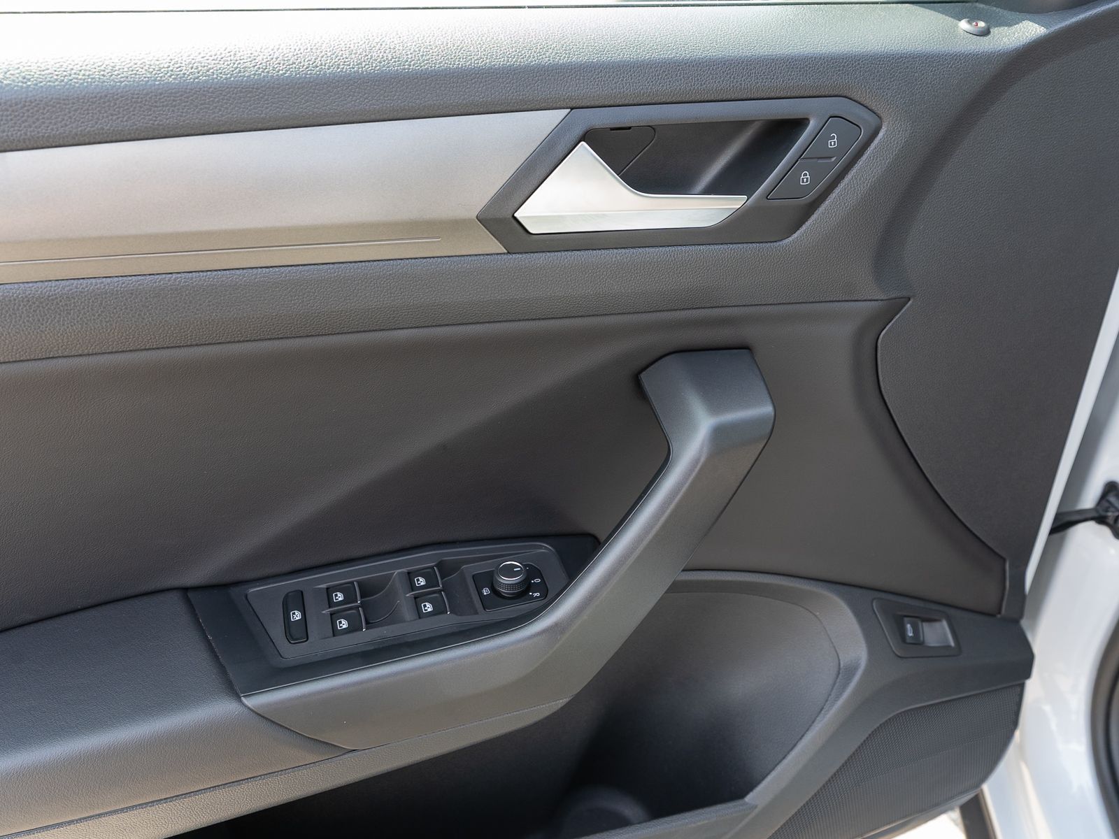 Volkswagen T-Roc Style 1.5TSI DSG - Samsaru's Car Outlet