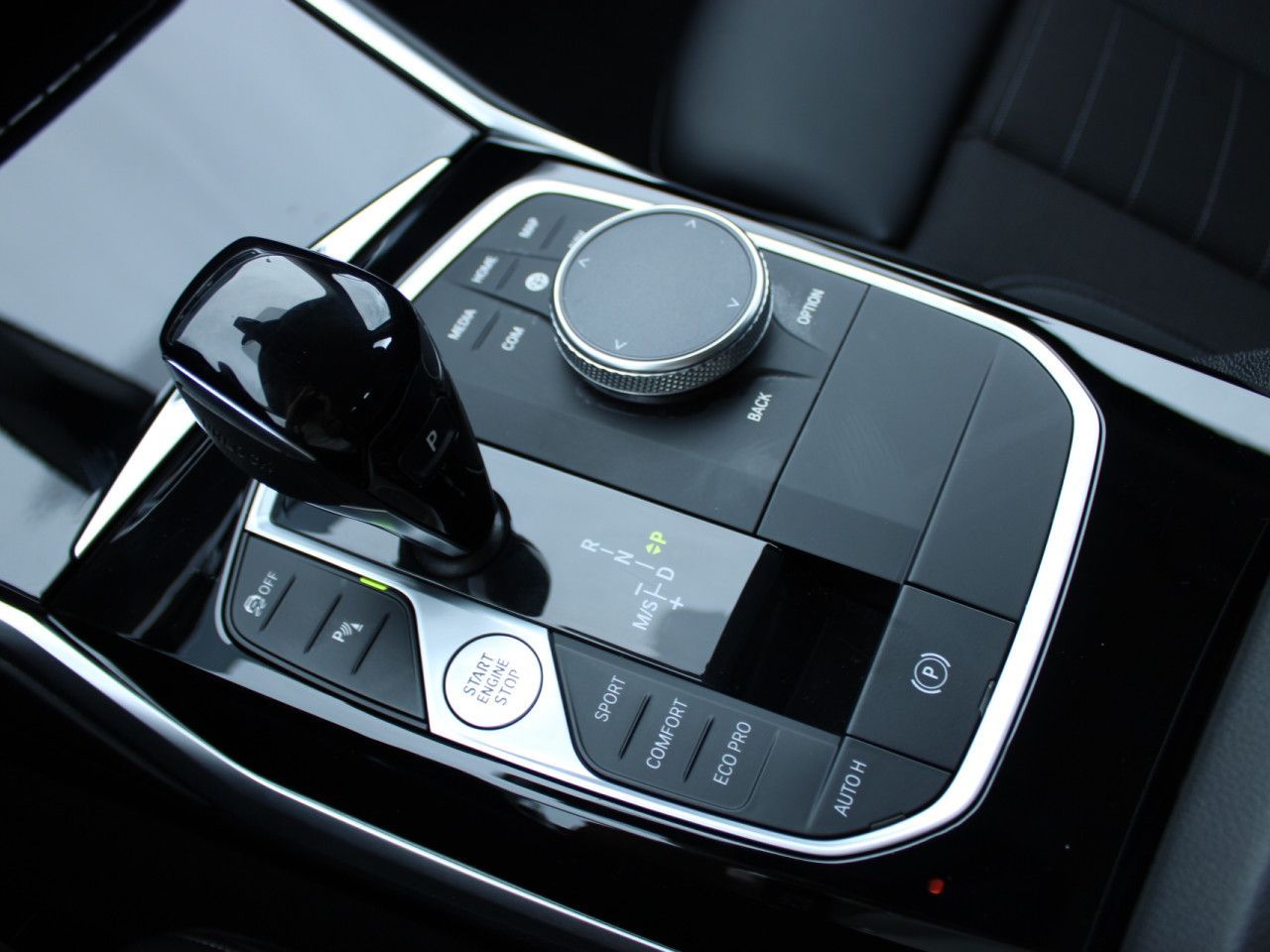 BMW 320d T.Sport - Samsaru's Car Outlet