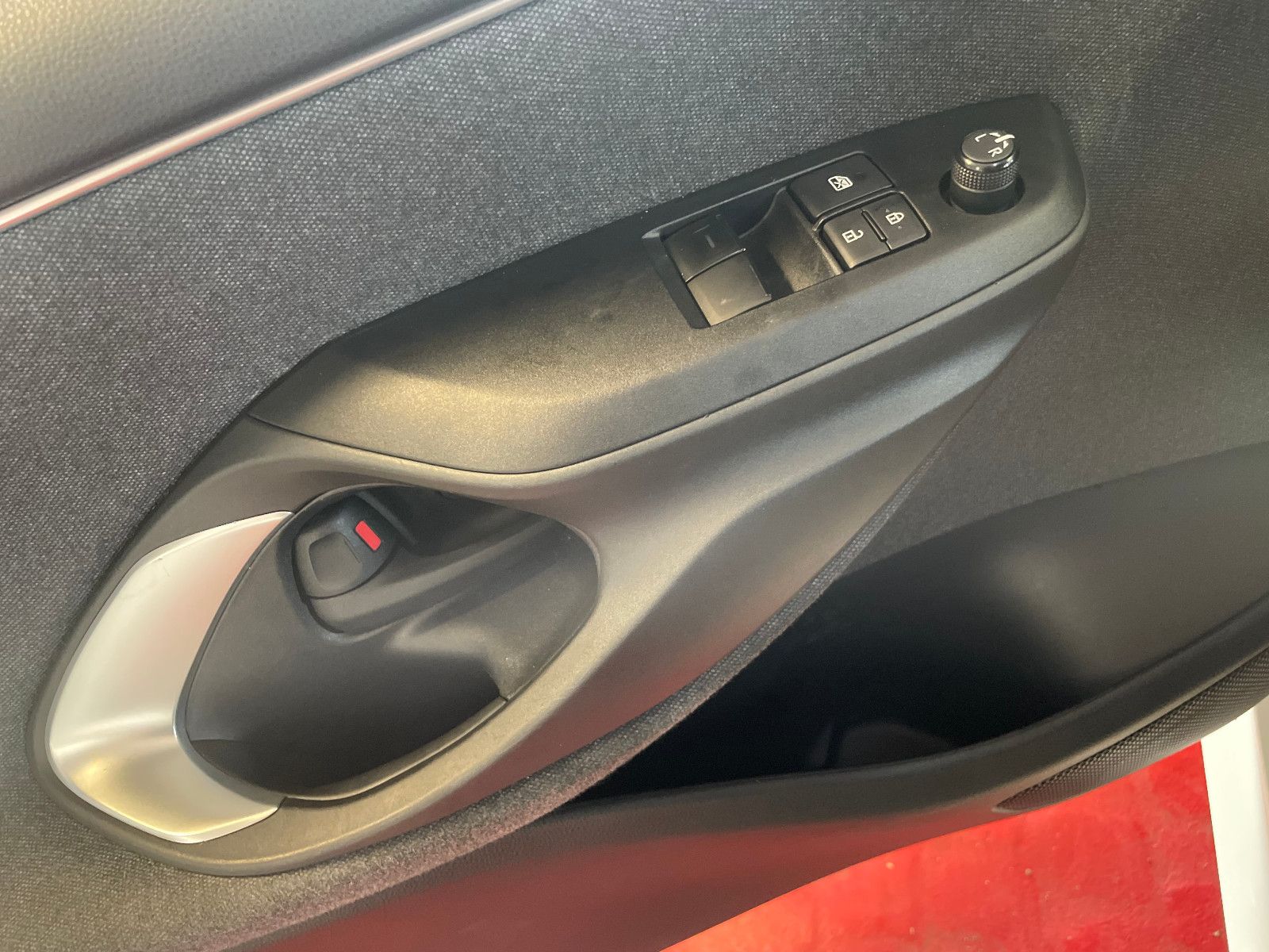 Toyota Yaris Comfort - Samsaru's Car Outlet
