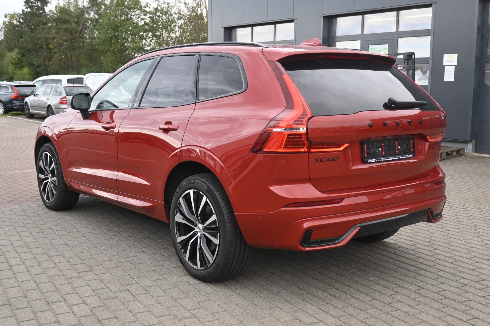 Volvo XC60 B4 D AWD Black *H&K*STDHZG*360°*ACC