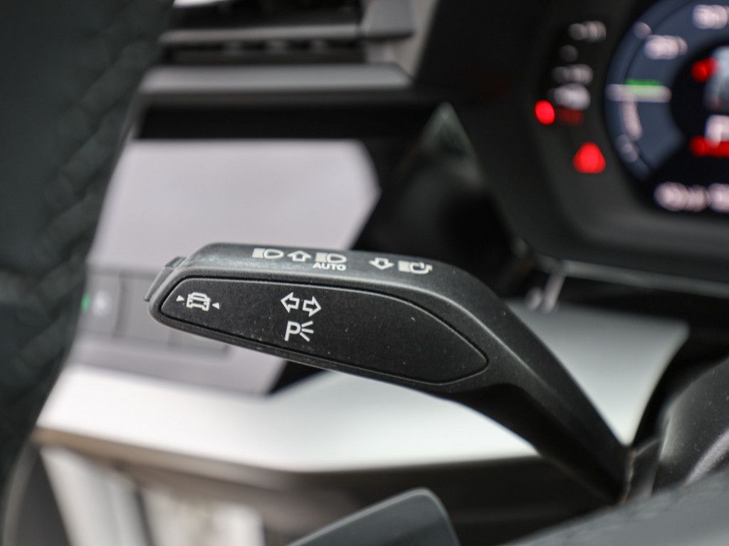 Audi A3 Sportback S line 45 TFSI e S tronic LED SHZ