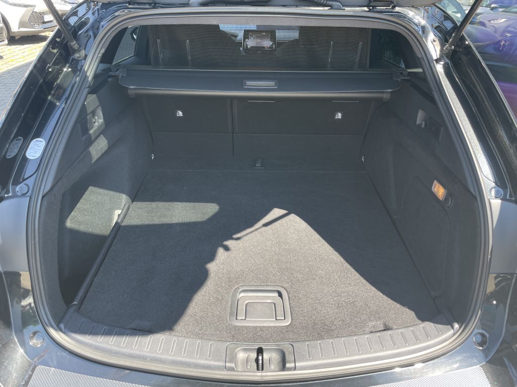 Toyota Corolla 2.0 Hybrid - Samsaru's Car Outlet