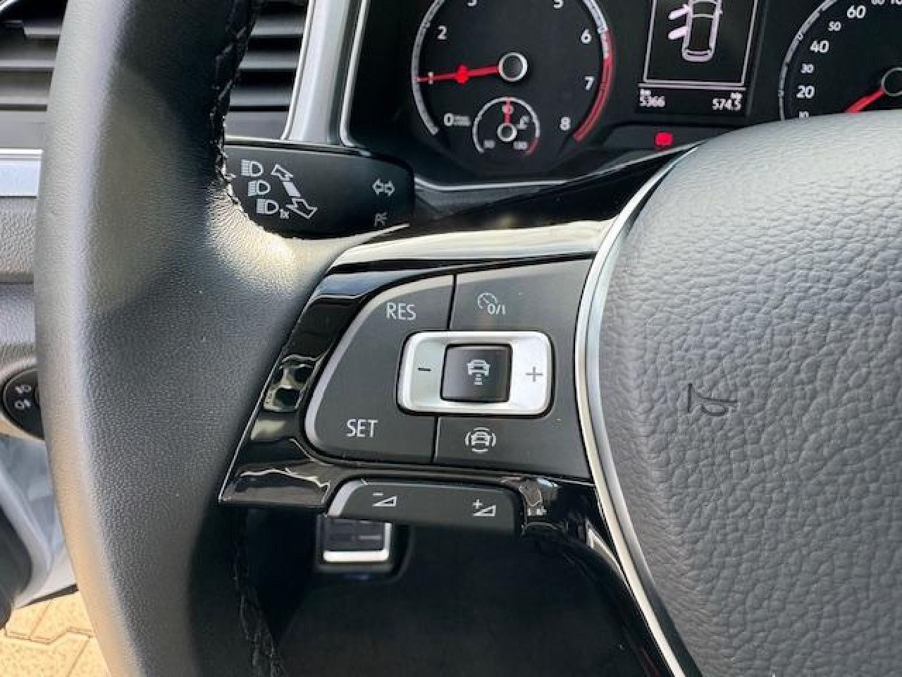 Volkswagen T-Roc Active 1.0 l TSI - Samsaru's Car Outlet
