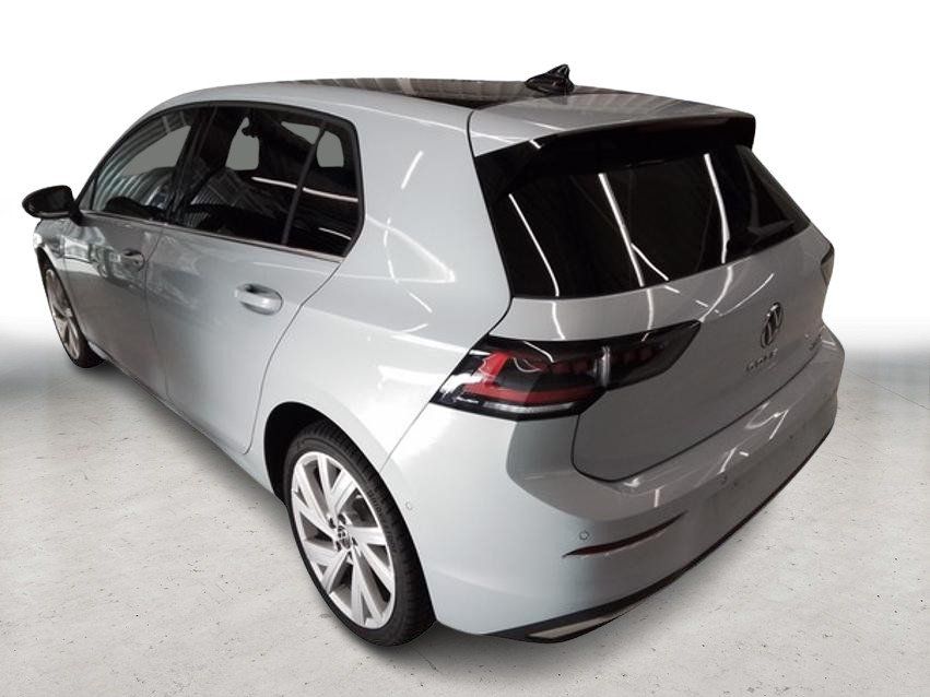 Volkswagen Golf VIII Style 1.5 eHybrid DSG MATRIX+APP+NAVI