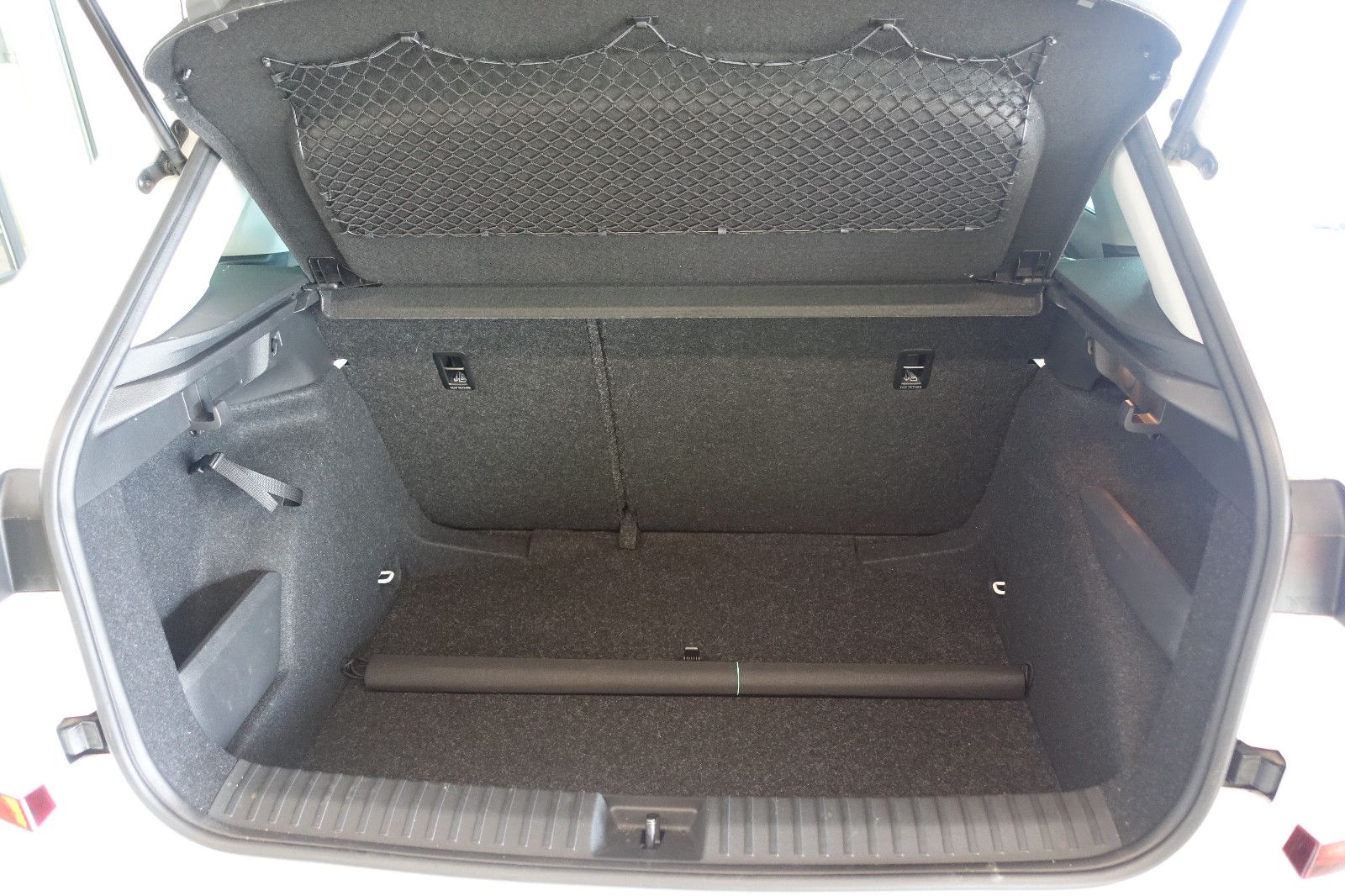 Skoda Kamiq 1.0 TSI Tour - Samsaru's Car Outlet