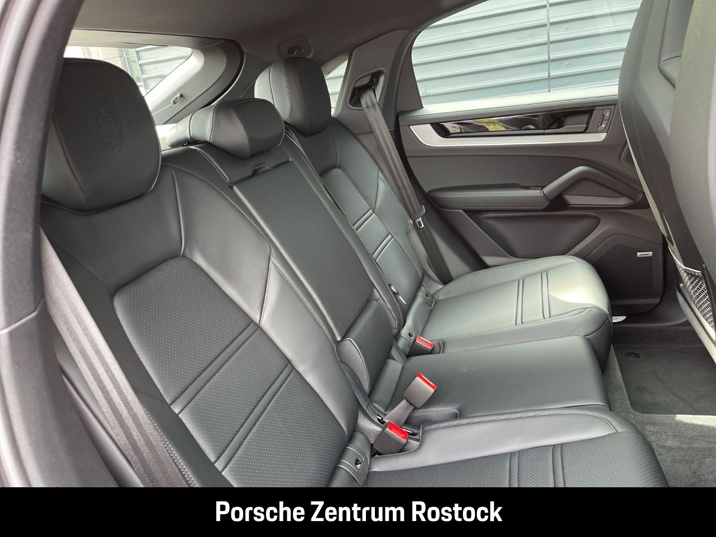 Porsche Cayenne E-Hybrid Coupe Panorama Surround-View