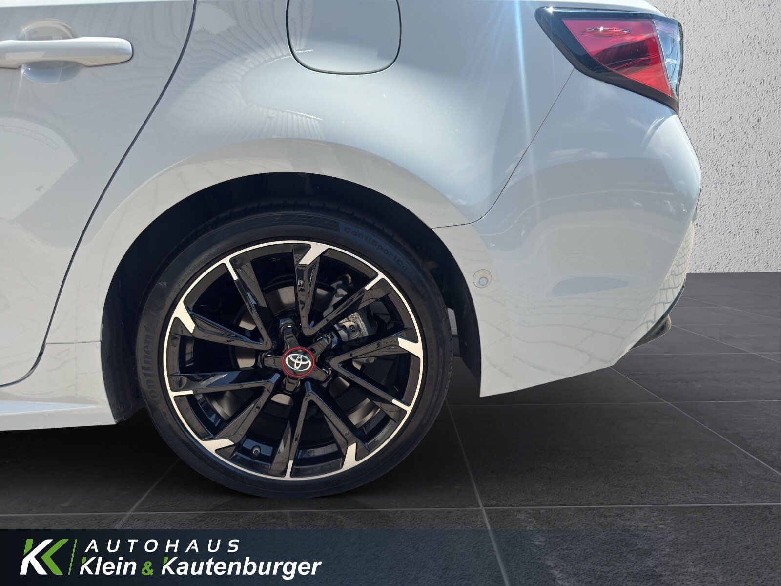 Toyota Corolla 2.0 Hyb. GR Sport Black - Samsaru's Car Outlet