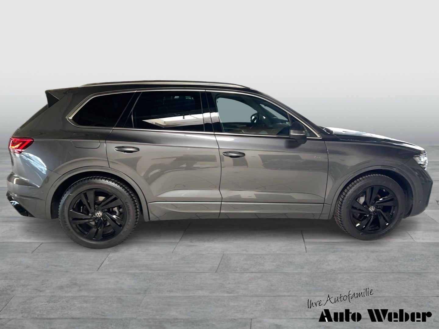 Volkswagen Touareg V6 4Motion R-Line - Samsaru's Car Outlet
