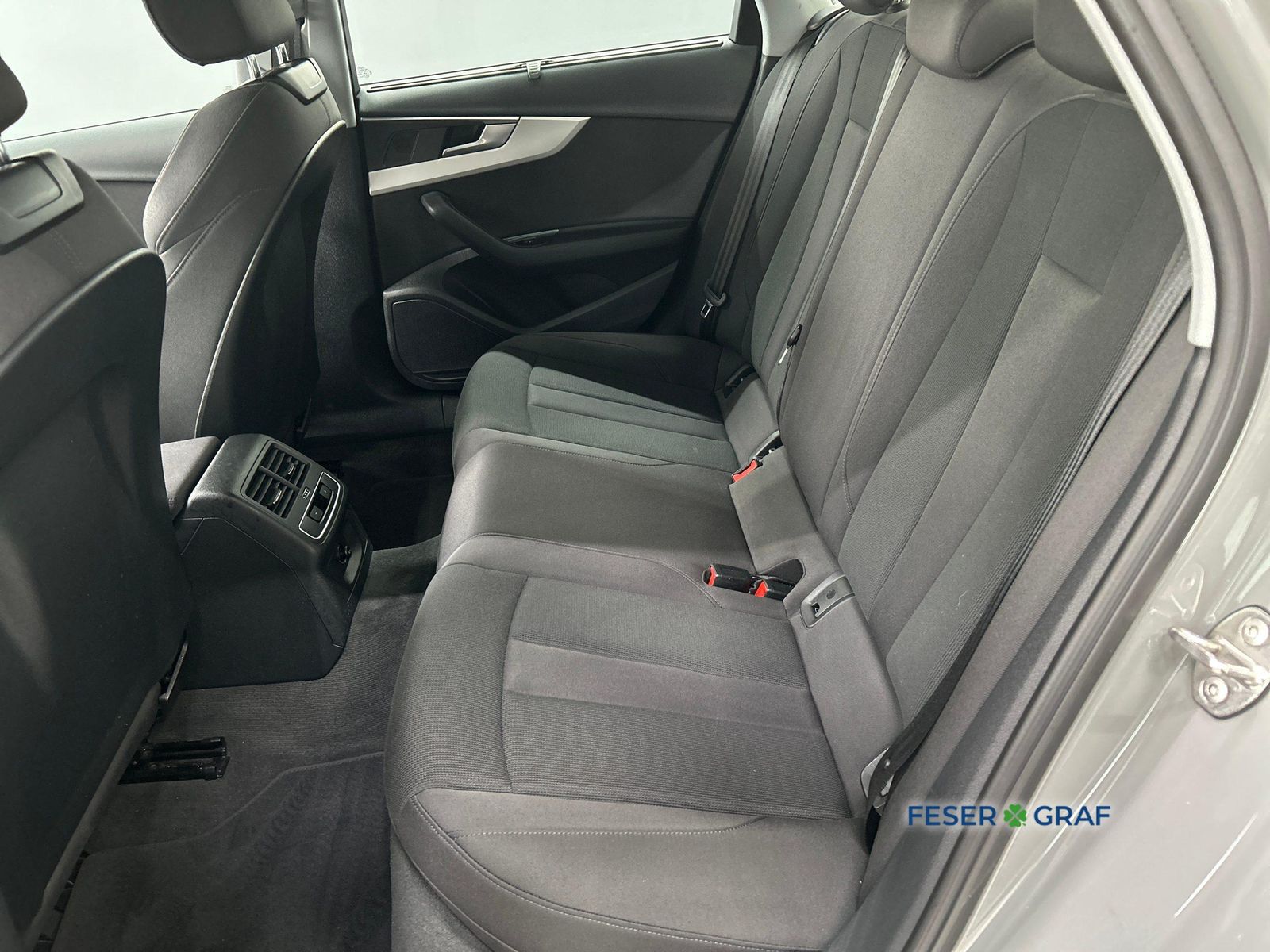 Audi A4 Lim. 35 TFSI S-Line - Samsaru's Car Outlet