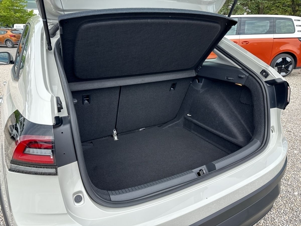 Volkswagen Taigo TSi - Samsaru's Car Outlet