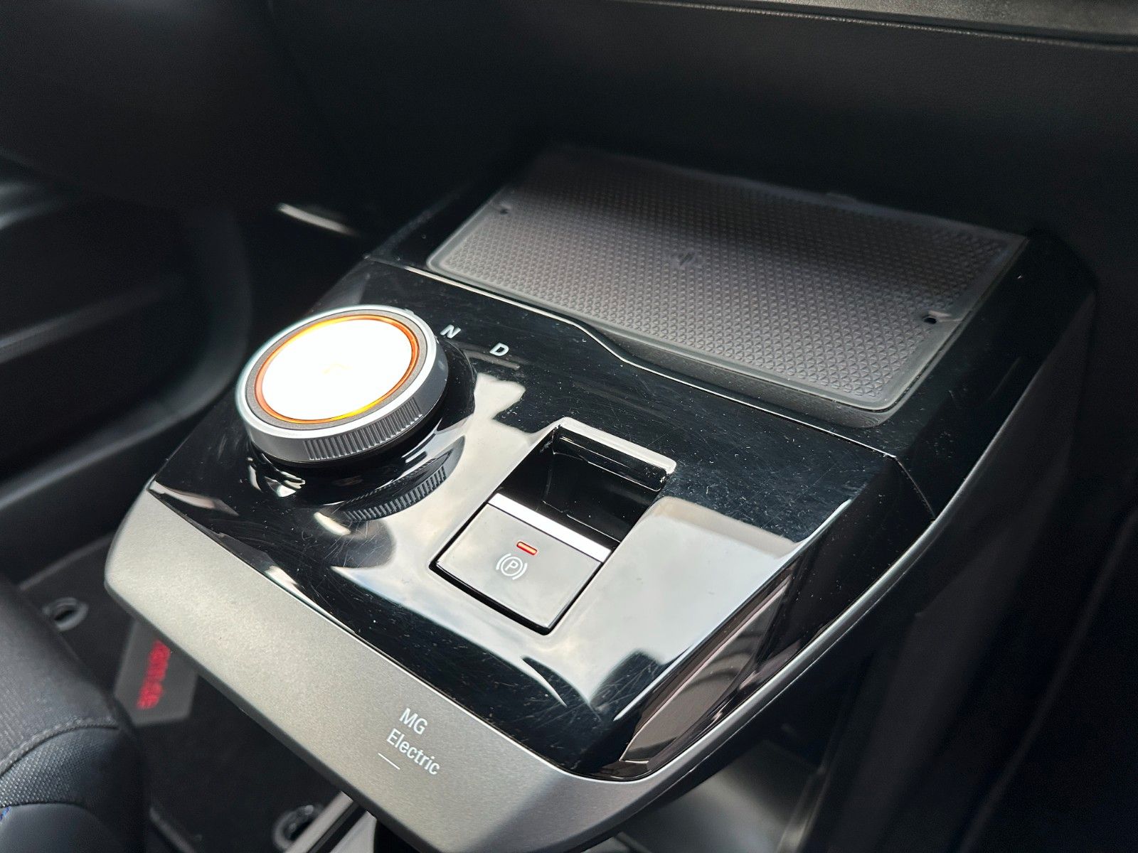 MG4 Luxury Elektro LED Navi Cam Shzg Lkr.Hzg ACC