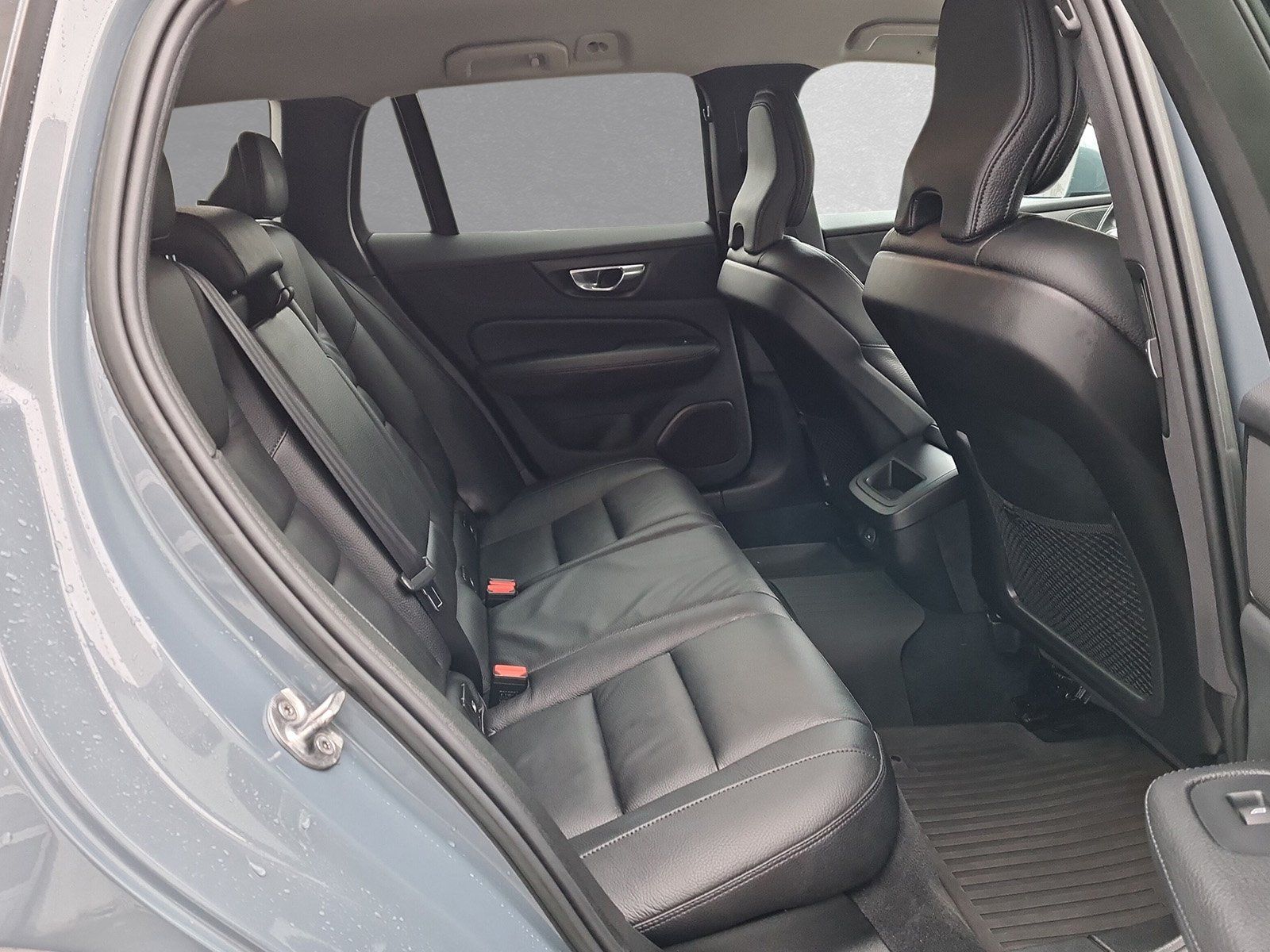 Volvo V60 Cross Country B4 AWD Licht-Paket Sitz-Paket