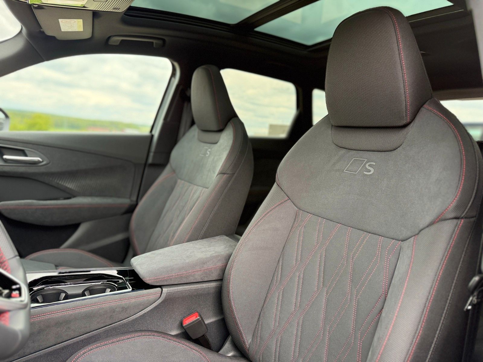 Audi Q3 TFSI S-line S tronic+AHK+PANO+SONOS+
