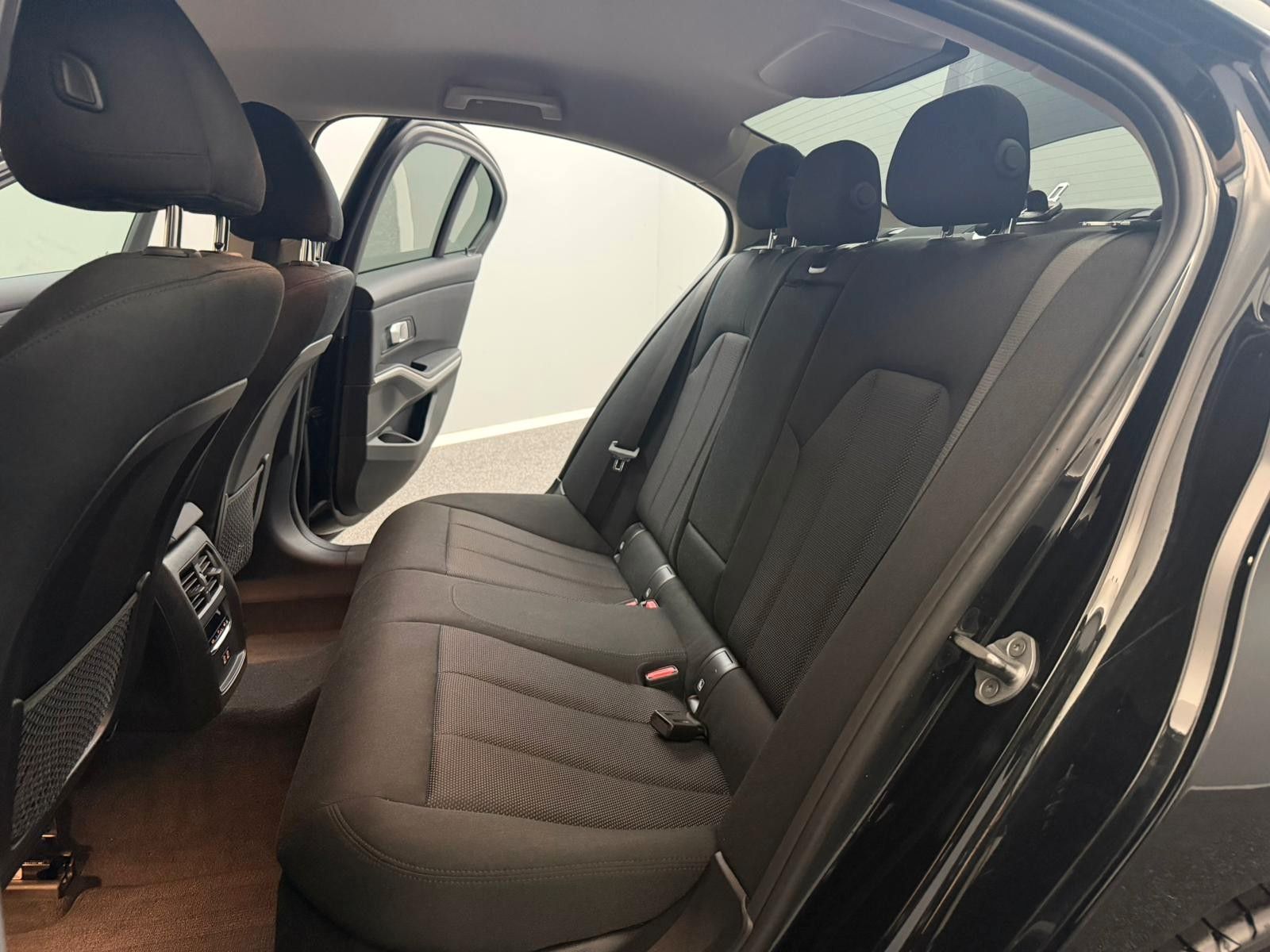 BMW 320 d xDrive Limo*1.HD*U-FREI*BMW-GARANTIE*