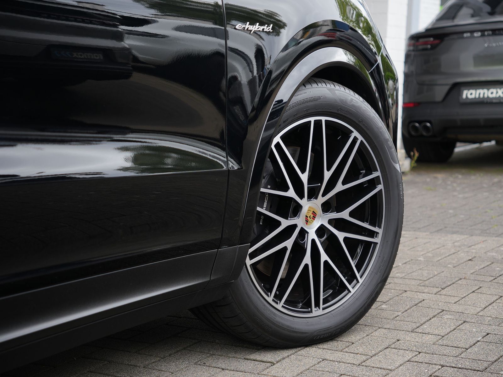 Porsche E-Hybrid MY24-INNODRIVE-ACC-LUFTF.-PANO-BOSE-RS