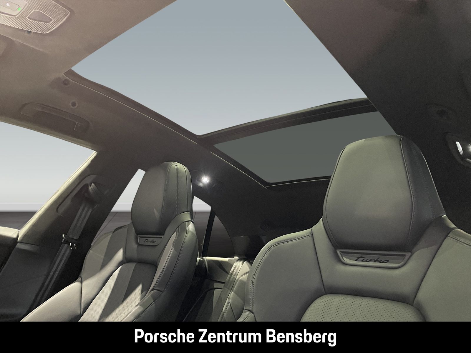 Porsche Macan Turbo Electric