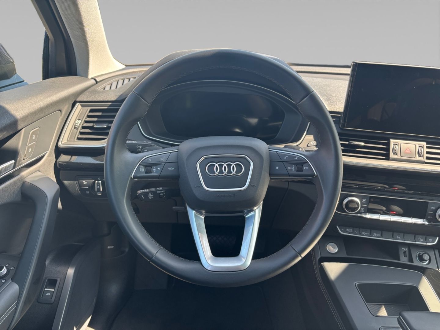 Audi Q5 40 TDI quattro Advanced - Samsaru's Car Outlet