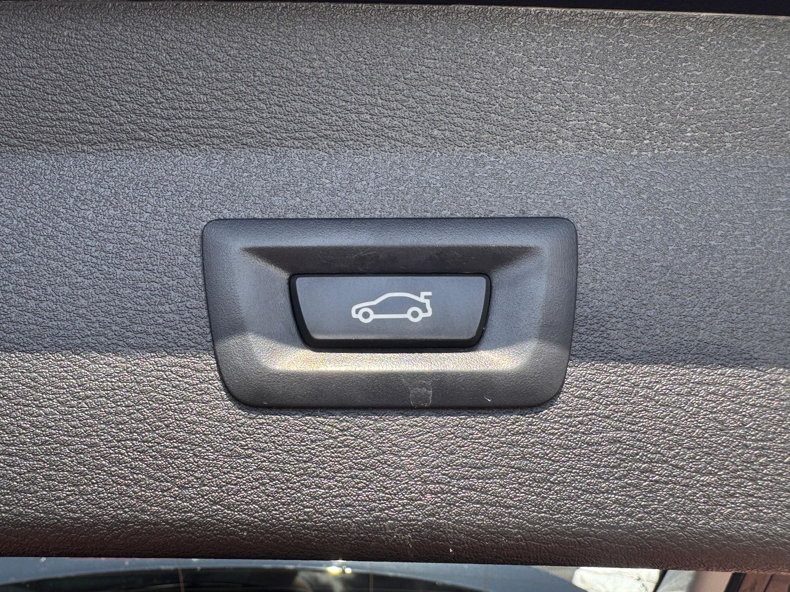 BMW X1 xDrive25e Advantage - Samsaru's Car Outlet