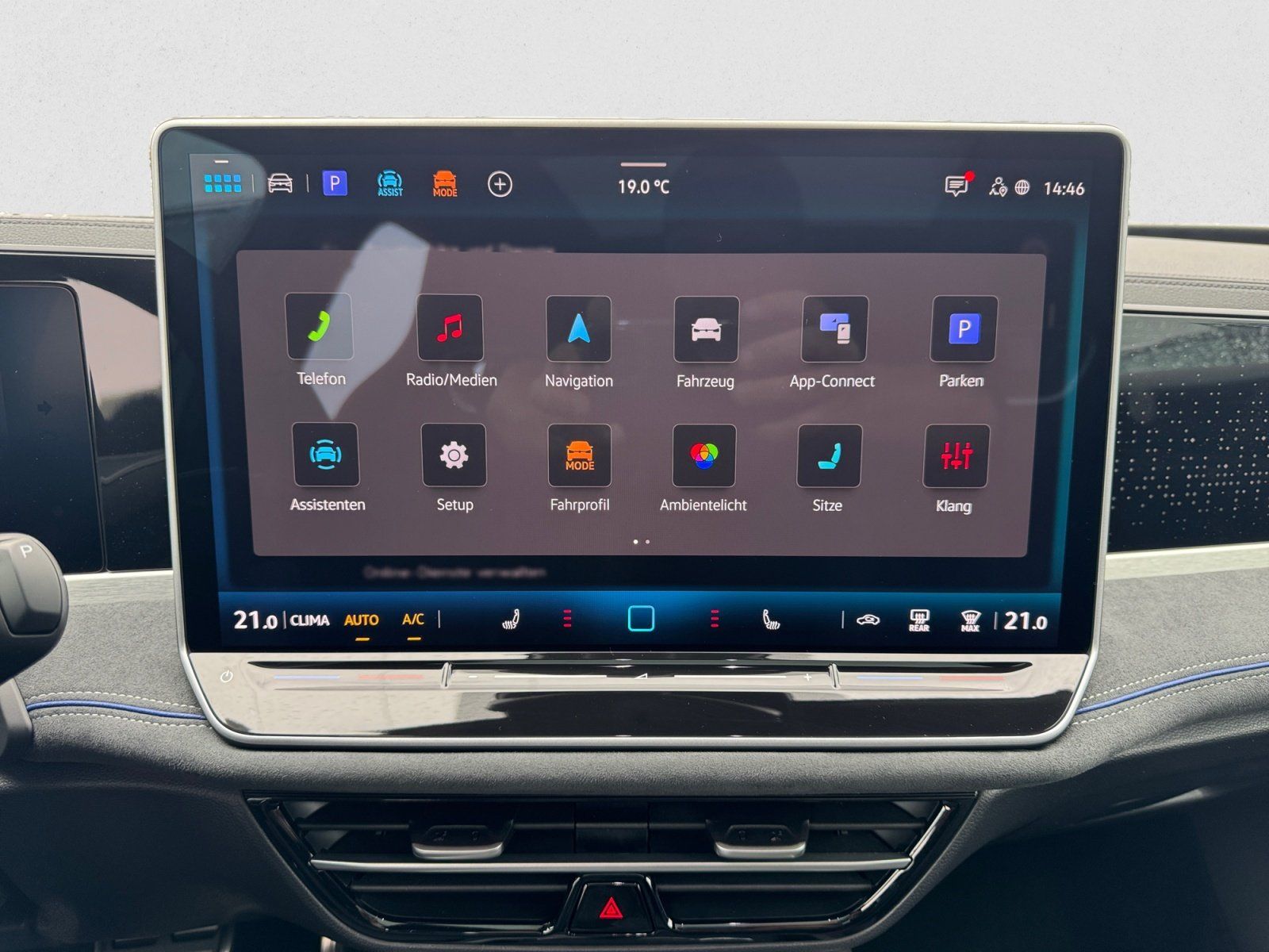 Volkswagen Passat Variant R-Line TDI DSG 4Motion|AHK|PANO|A