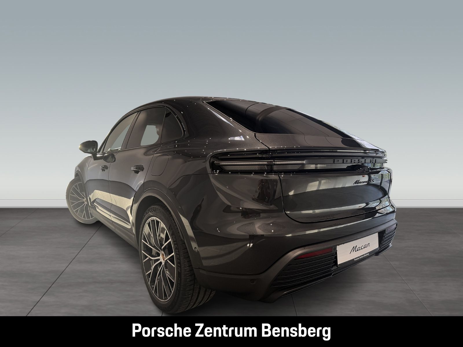 Porsche Macan 4S Electric
