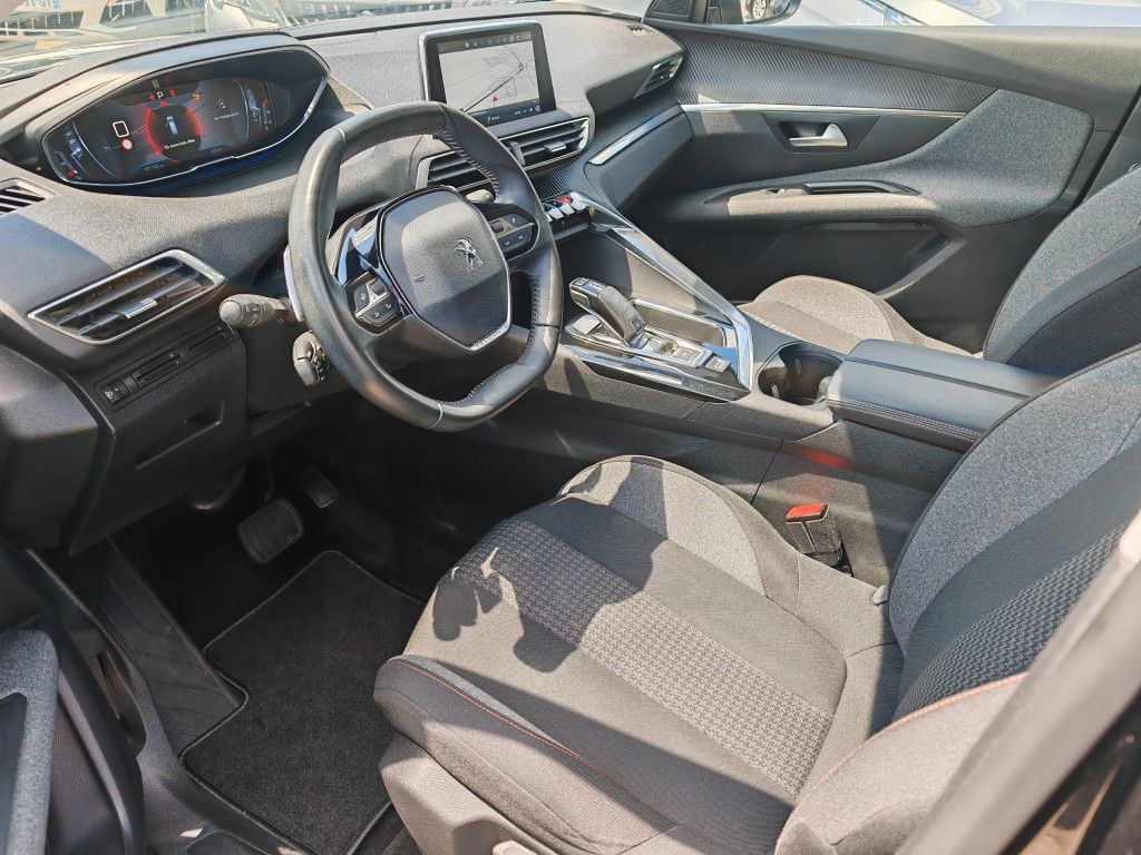 Peugeot 3008 PureTech 130 EAT8 - Samsaru's Car Outlet