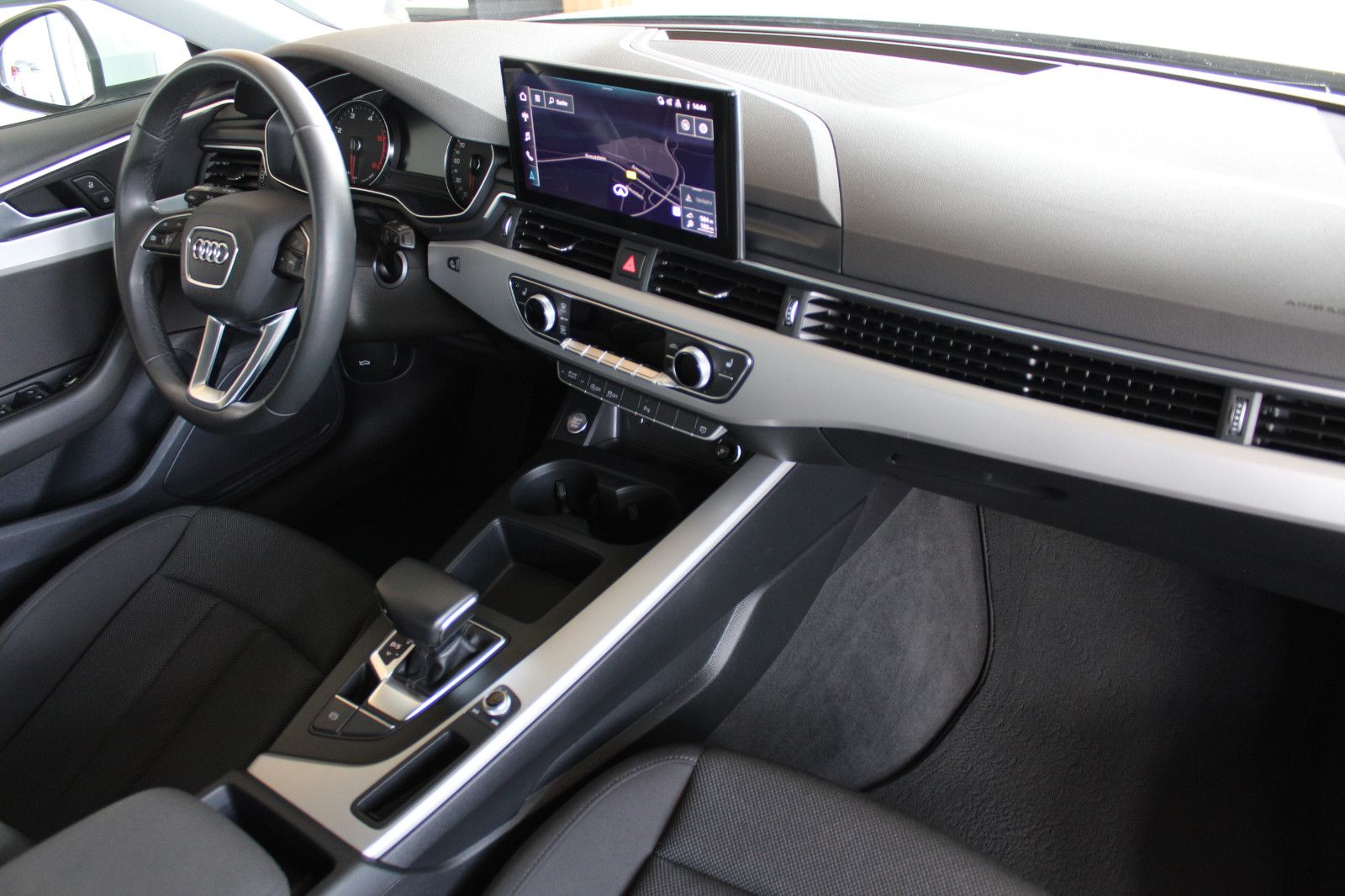 Audi A4 Avant 40 TDI S tronic - Samsaru's Car Outlet