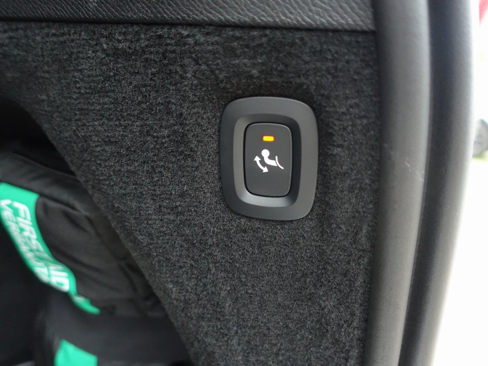 Volvo XC90 Plus Dark T8 AWD Plug-inHybrid/AHK/360°/H&K