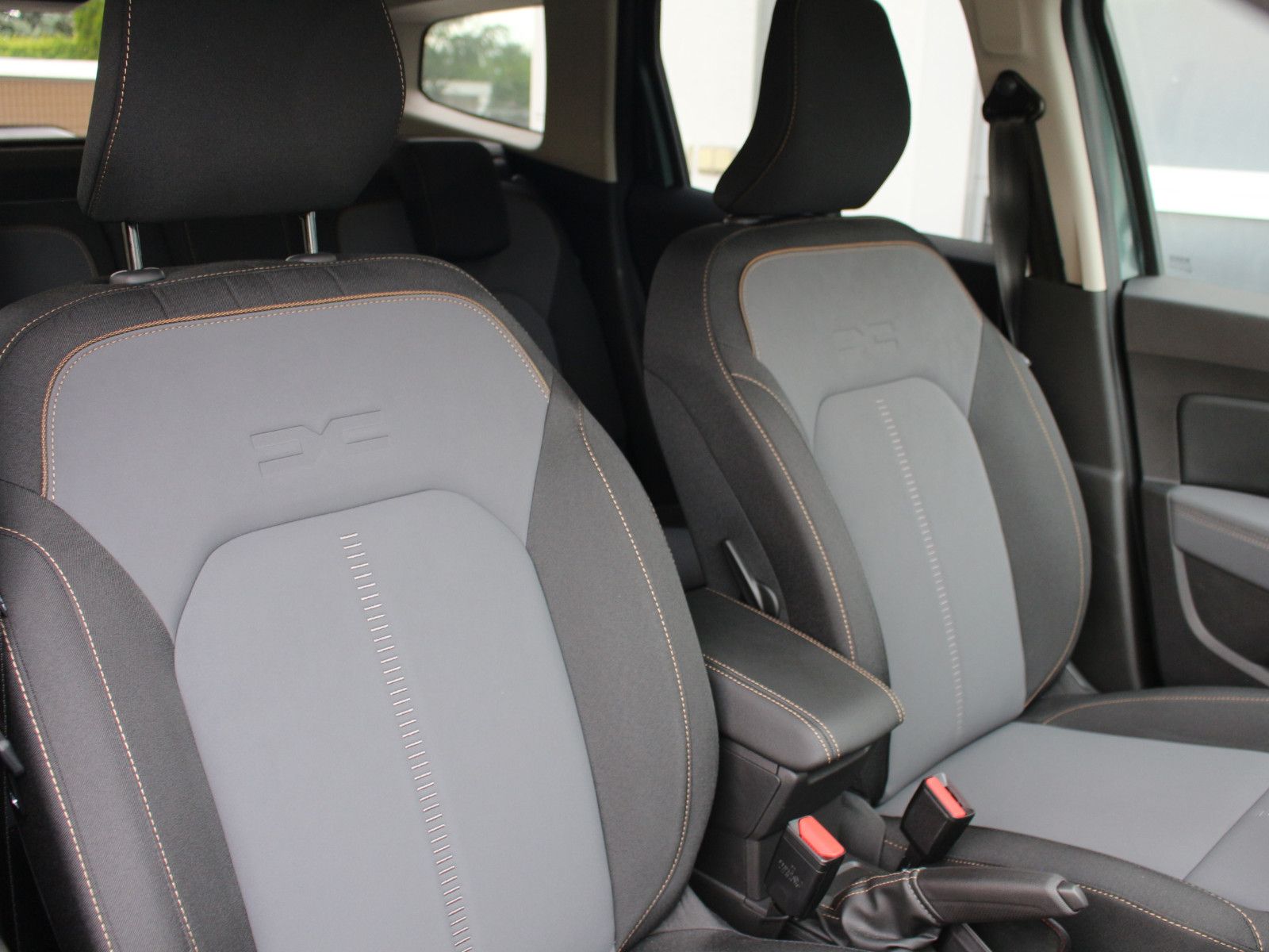 Dacia Duster Extreme 1.3 TCe 150 AT - Samsaru's Car Outlet