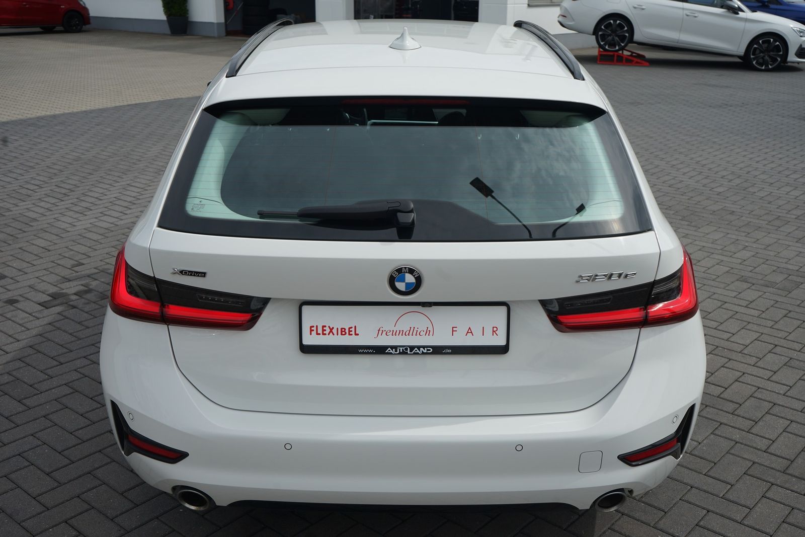 BMW 320e Touring xDrive Sport Line - Samsaru's Car Outlet