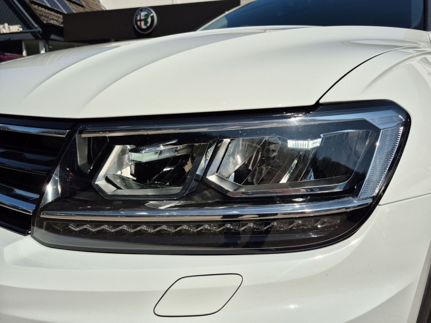 Volkswagen Tiguan 2.0 R-Line 4Motion - Samsaru's Car Outlet