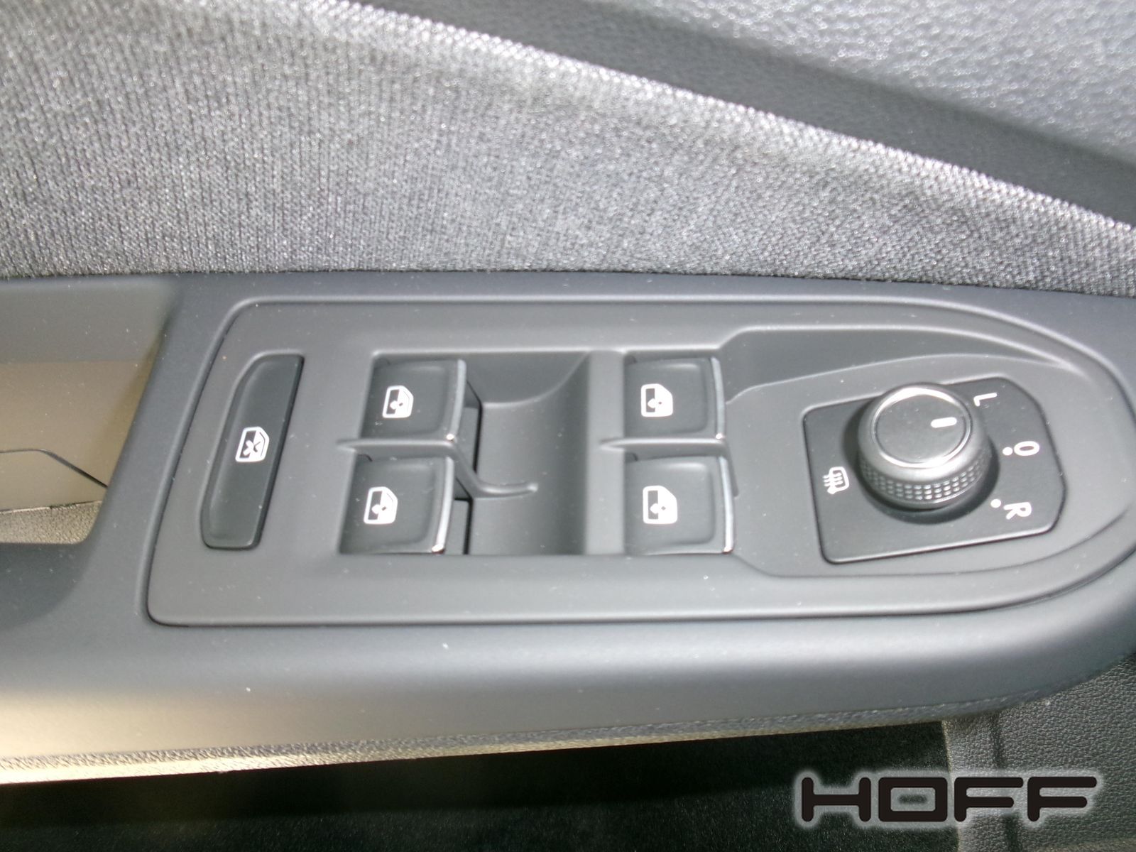 Volkswagen Golf Variant eTSI Life - Samsaru's Car Outlet