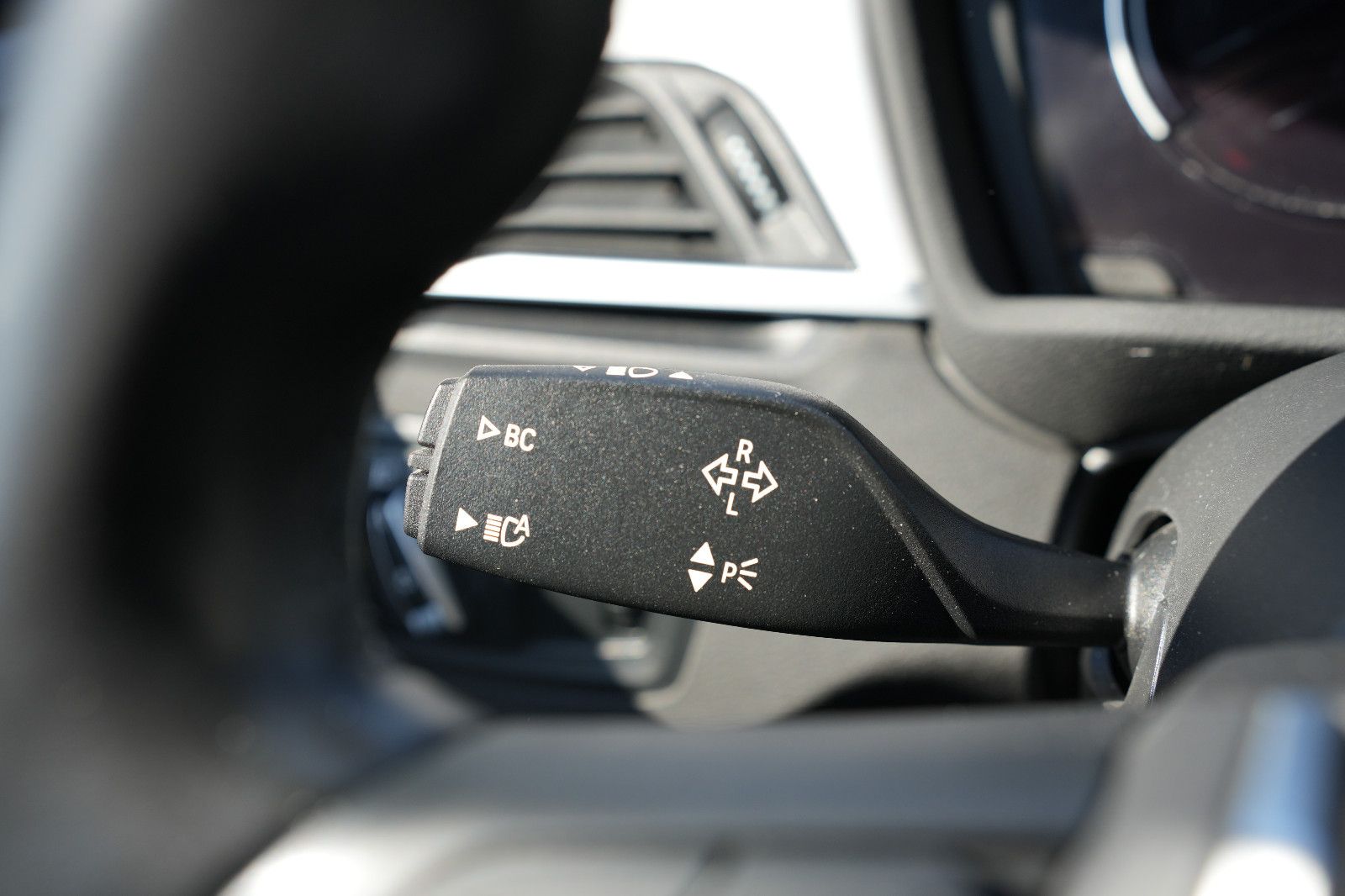 BMW X1 25e xDrive Advantage - Samsaru's Car Outlet