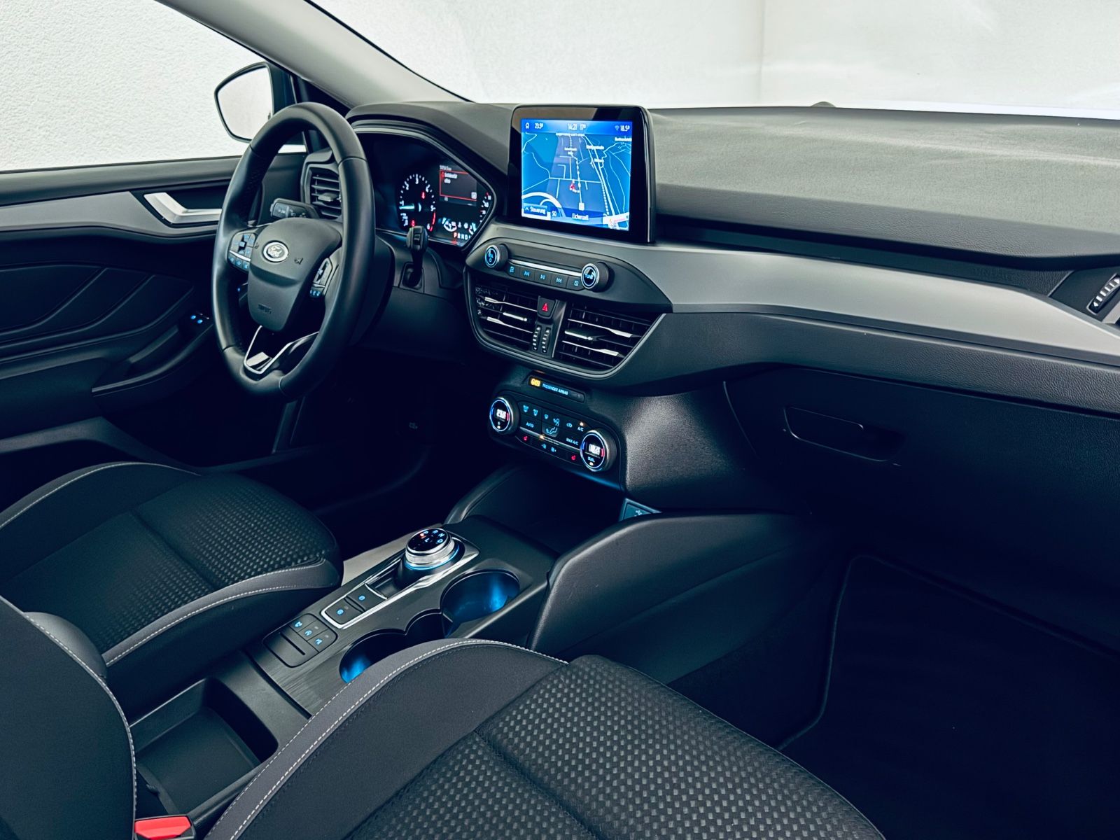 Ford Focus Lim. Cool & Connect - Samsaru's Car Outlet