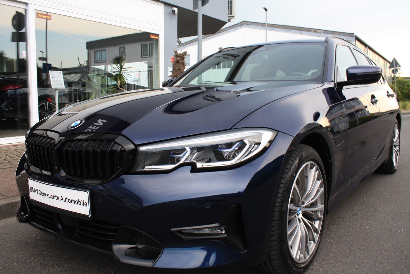 BMW 330 3 Touring 330 e xDrive Sport Line