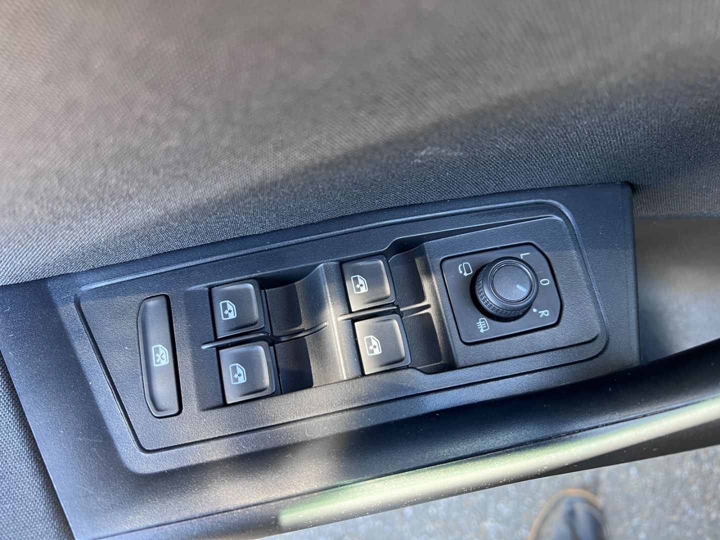 Volkswagen T-Roc 1.0TSI Life - Samsaru's Car Outlet