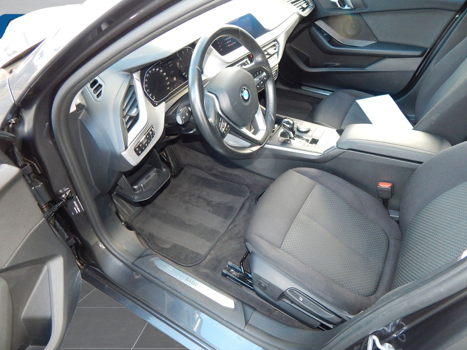 BMW 118iA Advantage - Samsaru's Car Outlet