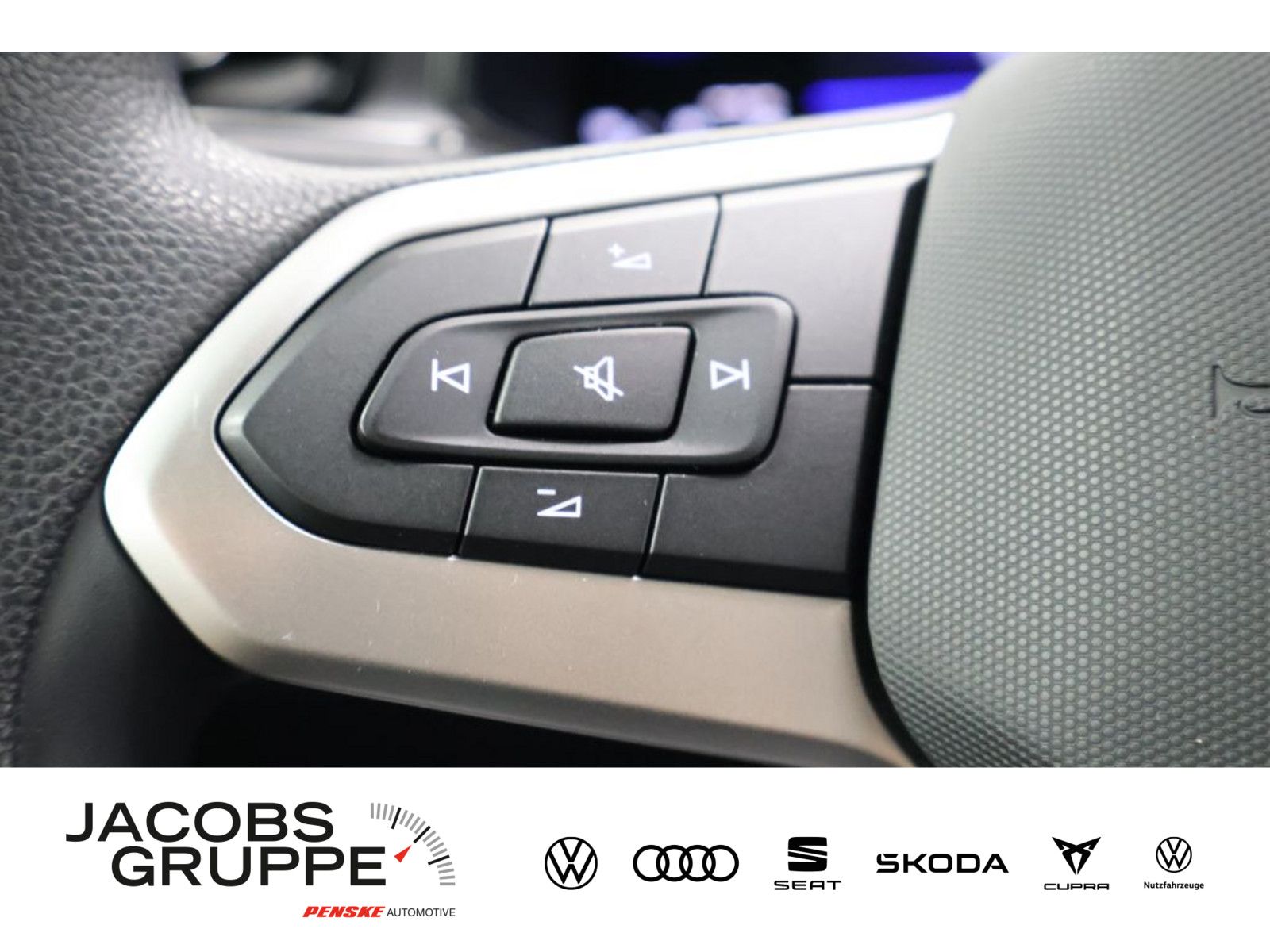 Volkswagen T-Roc 1.0 TSI - Samsaru's Car Outlet